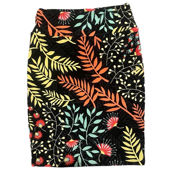 LuLaRoe Dresses & Skirts - LuLaRoe “Cassie” Pencil Skirt